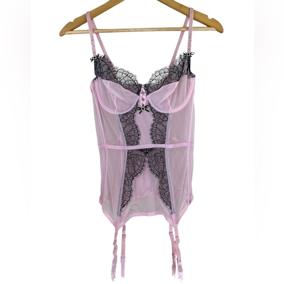 Victoria’s Secret Baby Pink & Black Lace Crystal Detail Corset Top Size 34D - Picture 2 of 8